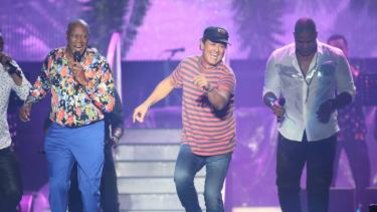 Carlos Vives homenajea al maestro del merengue Johnny Ventura