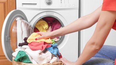 ¿Cómo ahorrar energía al usar la lavadora?