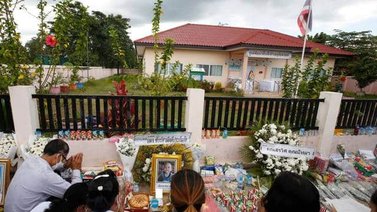 Familiares despiden a las víctimas de la matanza en Tailandia