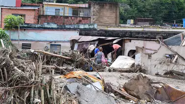 Tragedia de Las Tejerías: Sobreviven para ver a su pueblo en ruinas Tragedia de Las Tejerías: Sobreviven para ver a su pueblo en ruinas