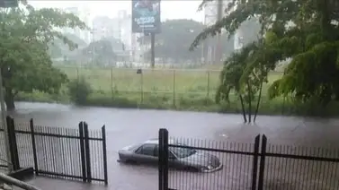 Onda tropical no cesa: Colapsan vías y se desbordan ríos por intensas lluvias en Venezuela Onda tropical no cesa: Colapsan vías y se desbordan ríos por intensas lluvias en Venezuela