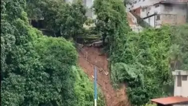 Intensas lluvias en la Gran Caracas causaron prolongado derrumbe en el Marqués Sur Intensas lluvias en la Gran Caracas causaron prolongado derrumbe en el Marqués Sur