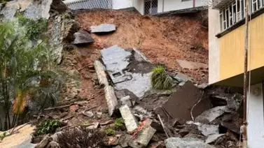 Al menos 12 familias afectadas por un derrumbe en Colinas de Bello Monte (+Video) Al menos 12 familias afectadas por un derrumbe en Colinas de Bello Monte (+Video)