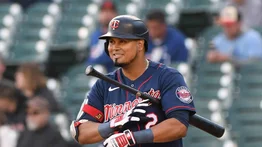 ¡Venezuela celebra! Luis Arráez gana el título de bateo en la Liga Americana