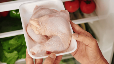 Así se corta y limpia el pollo entero