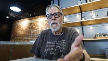 Muere el poeta mexicano David Huerta a los 72 años