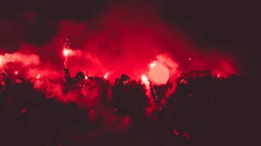 Más de 120 muertos entre disturbios tras partido de fútbol en Indonesia