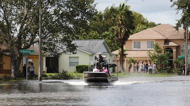 Reportan inundaciones severas en Kissimmee por huracán Ian
