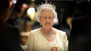 Revelan causa del fallecimiento de la reina Isabel II