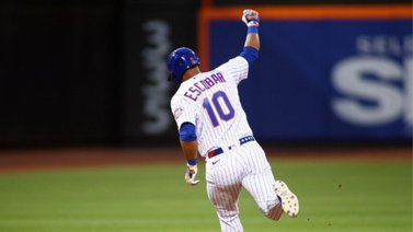 ¡Lo hace todo! Eduardo Escobar guía el triunfo de los Mets