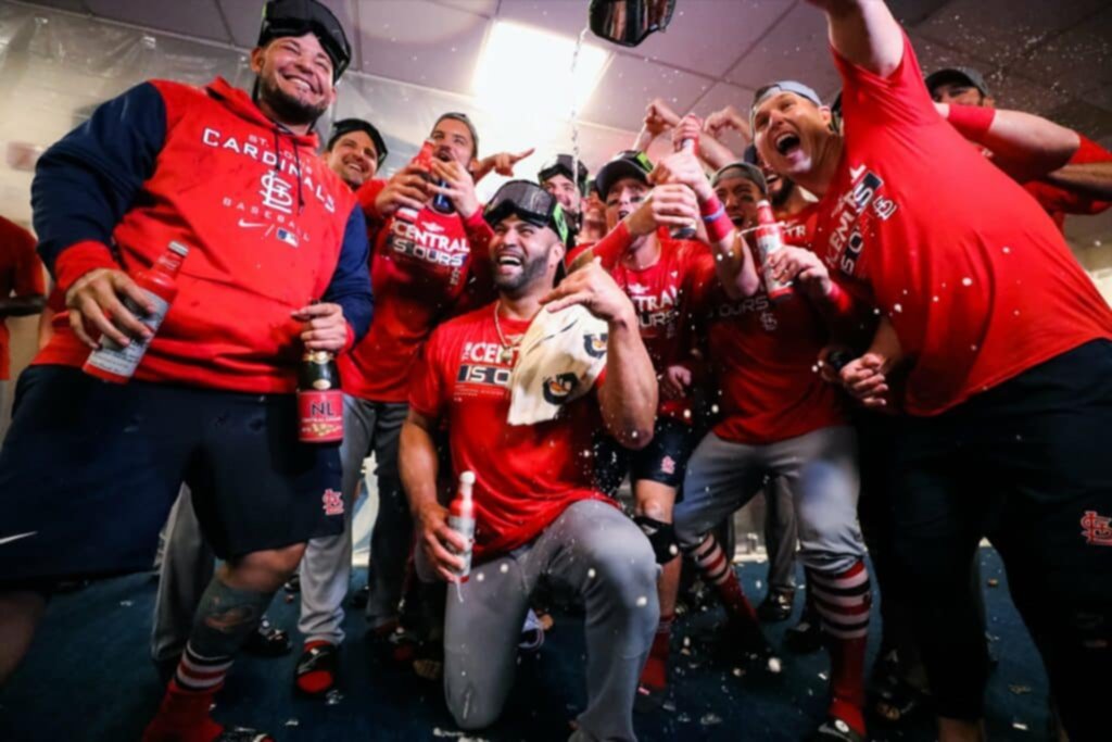 Los Cardenales de San Luis son campeones de la división central de la Liga Nacional Los Cardenales de San Luis son campeones de la división central de la Liga Nacional