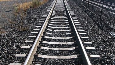 Mueren tres hermanos venezolanos arrollados por un tren en EEUU
