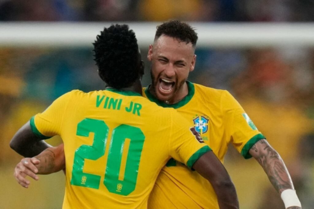Neymar persigue récord goleador de Pelé con Brasil