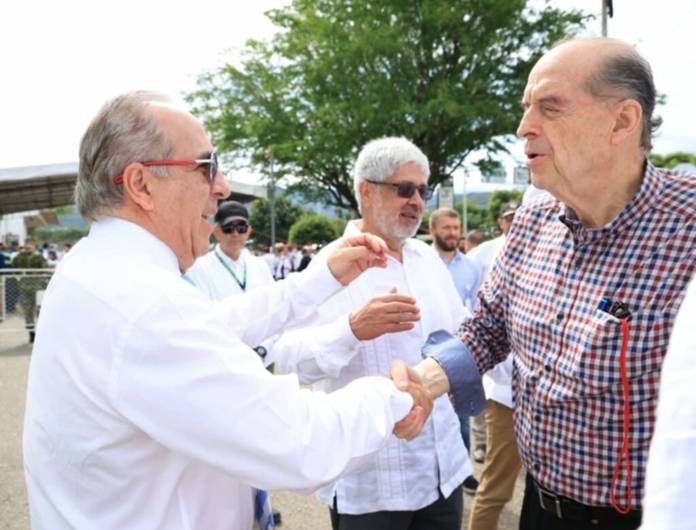 Representantes de Colombia se encuentran en el Puente Internacional Simón Bolívar