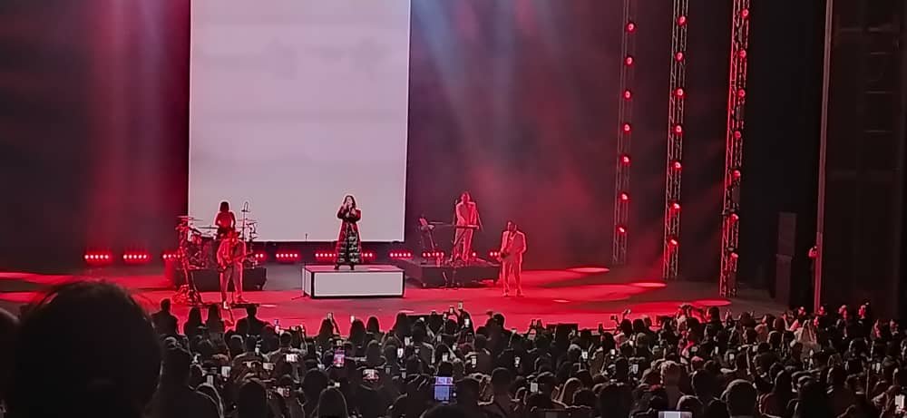 Mon Laferte: Esperaba tener un público bonito, pero esto es increíble Mon Laferte: Esperaba tener un público bonito, pero esto es increíble