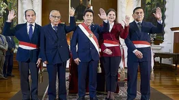 Presidente de Perú cambia a los ministros de Defensa y Transporte