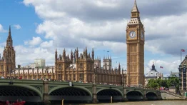Londres baja los impuestos para estimular la economía
