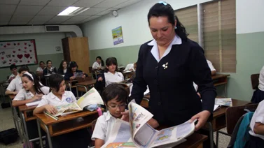 Los docentes "dan lección" de cómo sobrevivir