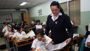 Los docentes "dan lección" de cómo sobrevivir Los docentes "dan lección" de cómo sobrevivir