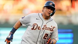 Miguel Cabrera conecta dos hits en su regreso a la acción