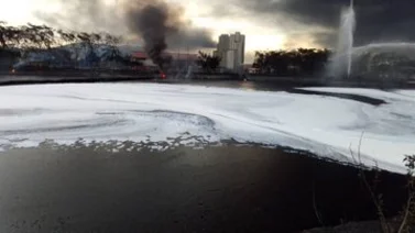 Controlan en un 95% el incendio en refinería de Puerto La Cruz