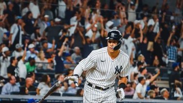 ¡A dos de Roger Maris! Aaron Judge conecta par de jonrones y ya pelea por la triple corona