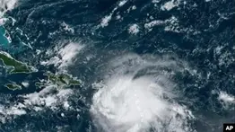 Aviso de huracán para Puerto Rico y alertan de lluvias e inundaciones