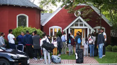 Trasladarán migrantes venezolanos a base militar en Massachusetts Trasladarán migrantes venezolanos a base militar en Massachusetts