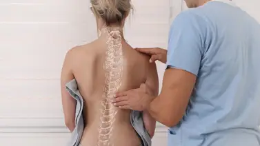 Escoliosis, una deformidad de la columna Escoliosis, una deformidad de la columna