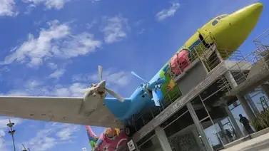 Avión en la Cinta Costera de La Guaira ahora será un restaurante Avión en la Cinta Costera de La Guaira ahora será un restaurante