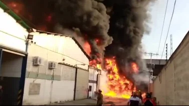 Reportan incendio en fábrica de velas en Maracay