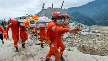 Ascienden a 74 los muertos por terremoto en el centro de China Ascienden a 74 los muertos por terremoto en el centro de China