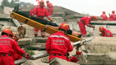 Suben a 65 los muertos tras terremoto en China