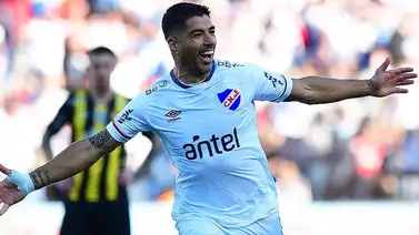 La prensa uruguaya se rinde a Luis Suárez La prensa uruguaya se rinde a Luis Suárez