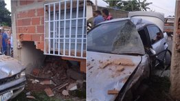 Dos heridos tras chocar vehículo contra una casa en Cojedes