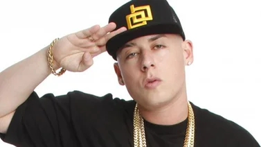 Cosculluela rompe el internet con su "tiraera" contra Residente