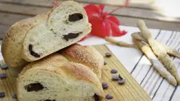 Pan trenzado relleno de chocolate