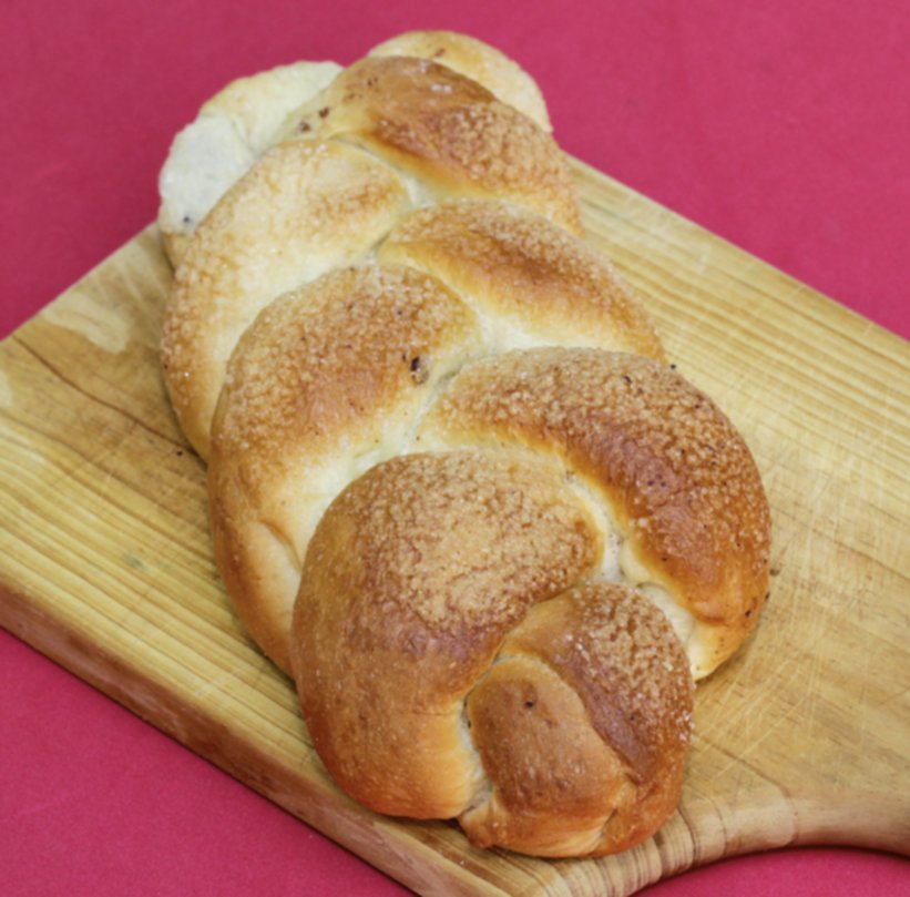 Pan trenzado relleno de chocolate
