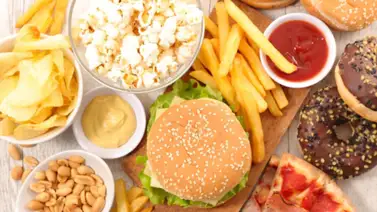 Consumir alimentos ultraprocesados aumenta el riesgo de cáncer de colon en hombres Consumir alimentos ultraprocesados aumenta el riesgo de cáncer de colon en hombres