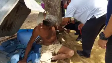 Mantenían amarrado en un árbol a un adulto mayor por su condición mental Mantenían amarrado en un árbol a un adulto mayor por su condición mental