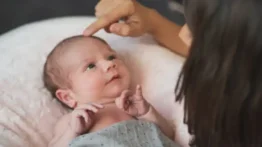 ¿Cuándo el bebé reconoce a sus padres?