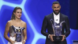 Karim Benzema y Alexia Putellas son premiados por la UEFA