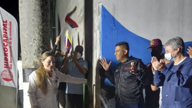 Hidrocapital entregó tanque de agua al Hospital Domingo Luciani