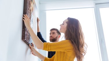 Colgar cuadros sin hacer agujeros es posible