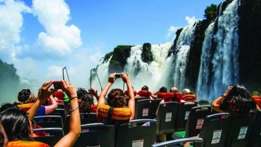 Llegada de turistas a Argentina crece 2.042% en junio