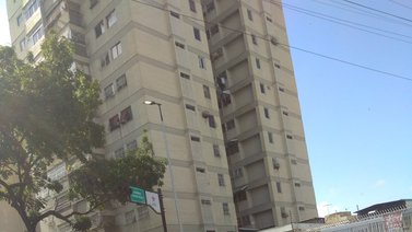 Vecinos en la Av. Andrés Bello protestan por fallas del servicio eléctrico