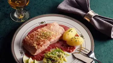 Manera correcta de usar el cuchillo de pescado Manera correcta de usar el cuchillo de pescado