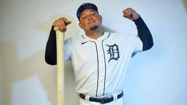 ¡Se acerca a Ichiro! Miguel Cabrera suma un hit más