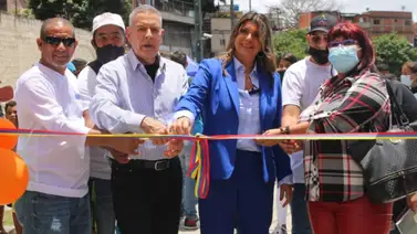 Alcalde Rangel Ávalos recupera polideportivos en Petare Alcalde Rangel Ávalos recupera polideportivos en Petare