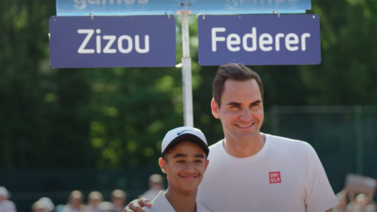 Roger Federer cumple una promesa en su cumpleaños número 41